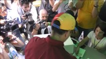 Participación masiva en la consulta convocada por los opositores en Venezuela