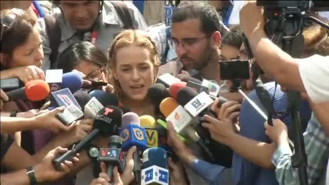 Lilian Tintori denuncia las torturas a las que ha sido sometido su marido en la cárcel
