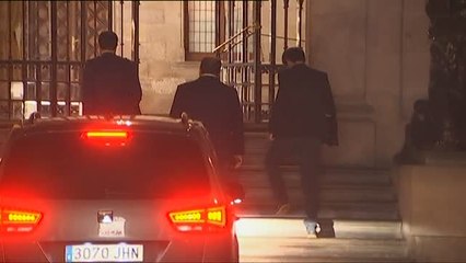 Puigdemont prescinde de tres de sus consejeros y se rodea de perfiles más independentistas
