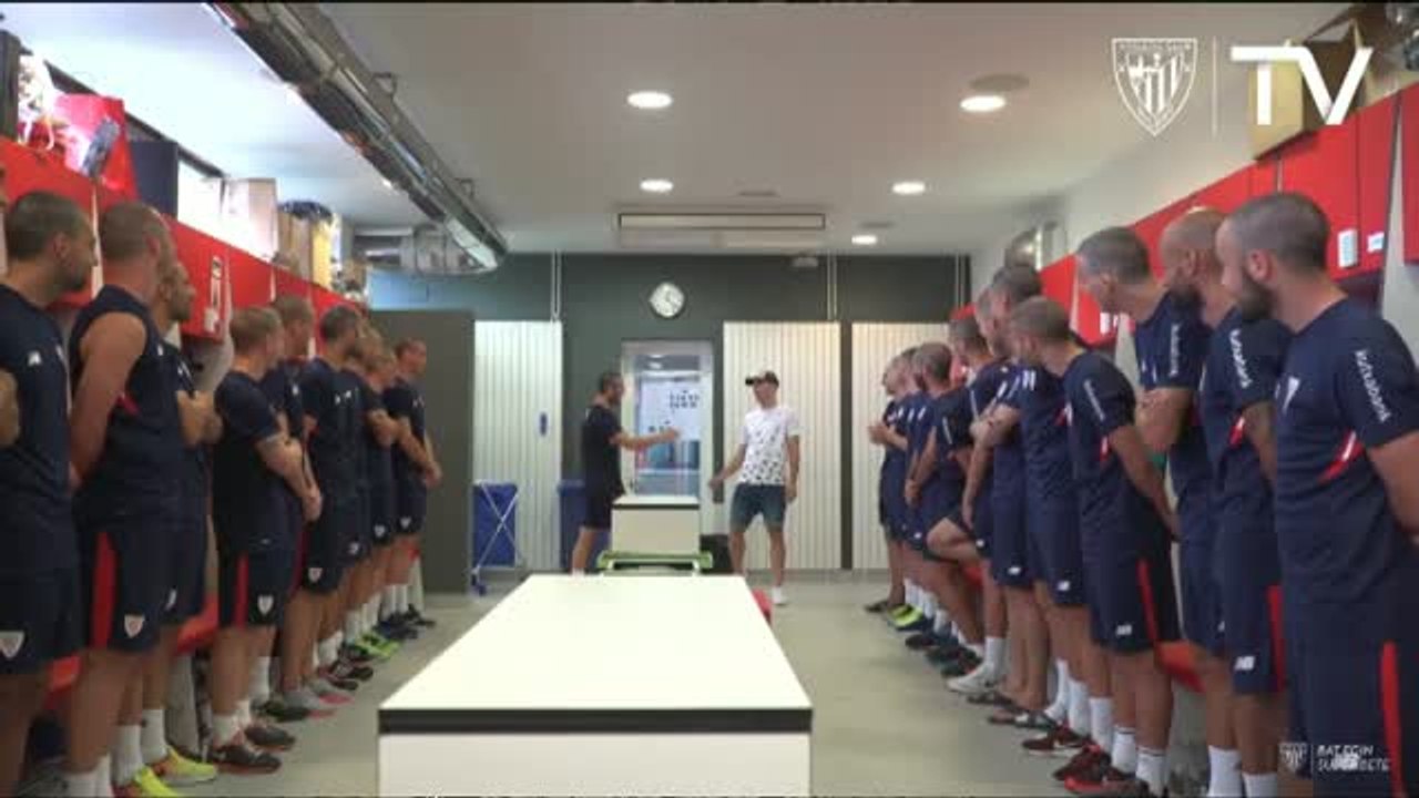 Los jugadores del Athletic se rapan la cabeza para solidarizarse con Yeray