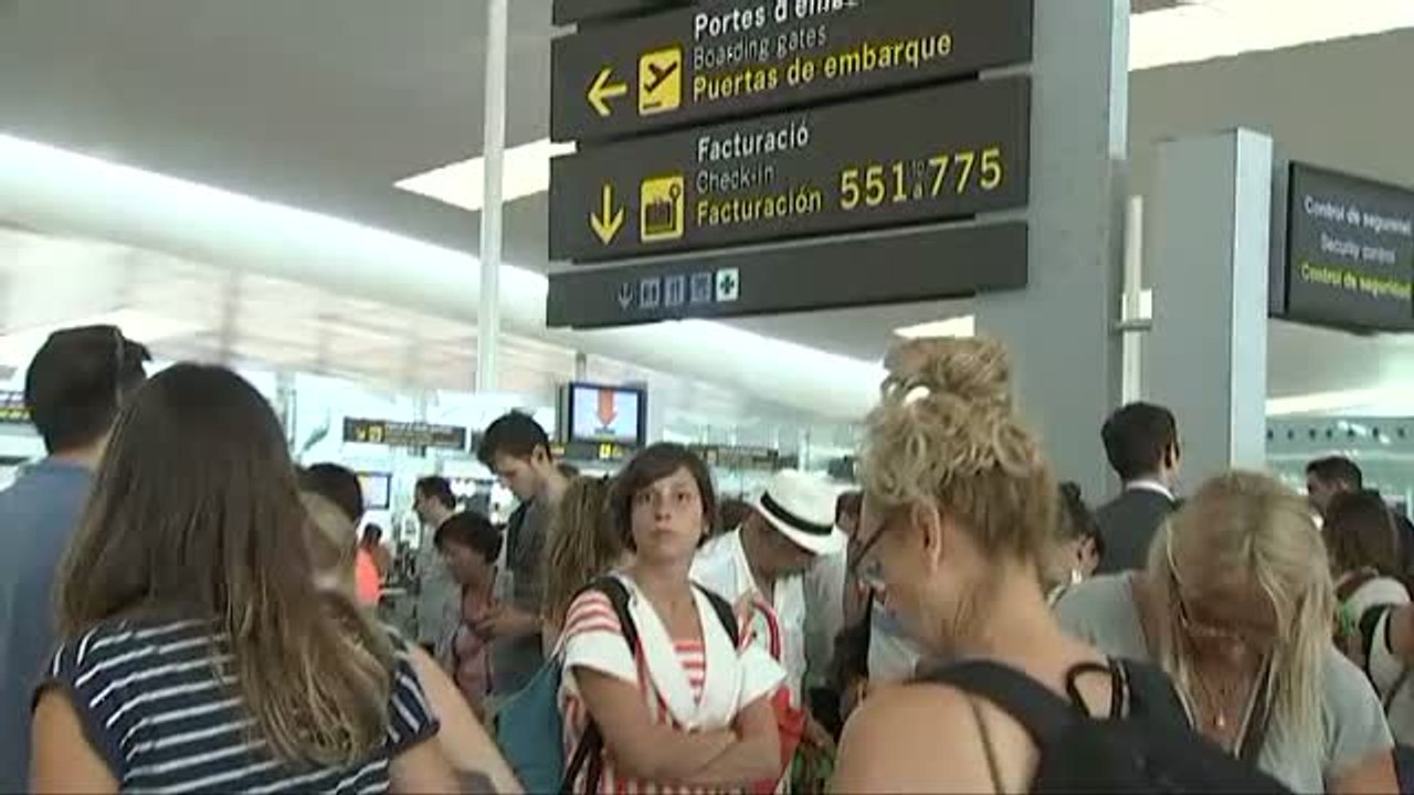 Colapso en los controles de seguridad de El Prat