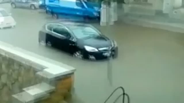 Numerosas incidencias por la tormenta de granizo en Madrid