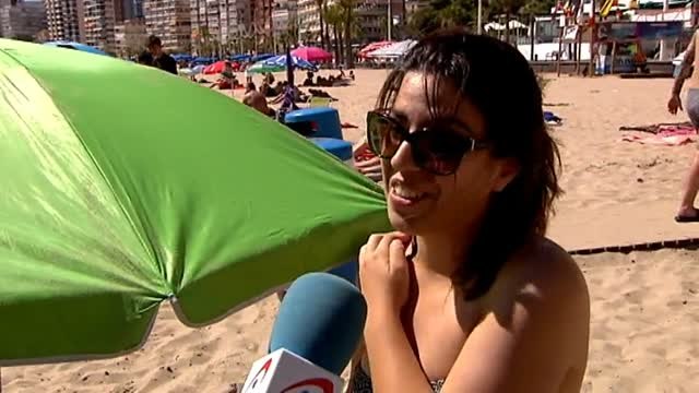 El Ayuntamiento de Gandía multará por colocar la sombrilla antes de las 8 de la mañana