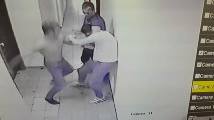 En libertad con cargos y expulsados de Mallorca los dos británicos que pegaron a un joven