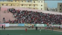 Ocho muertos en una estampida en un estadio de fútbol en Dakar