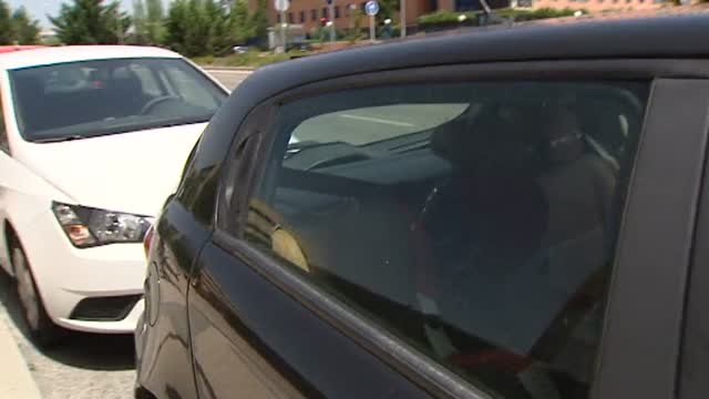 Detenido un hombre por dejarse a su hija de 16 meses olvidada en el coche