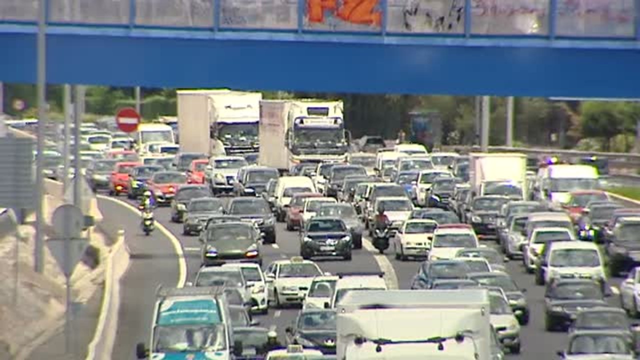 Aumentan los desplazamientos en coche en la primera operación salida del verano