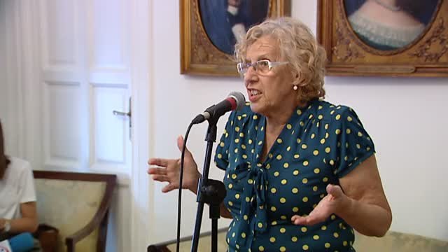 Carmena defiende a Mayer y Mato: No están imputados, están querellados