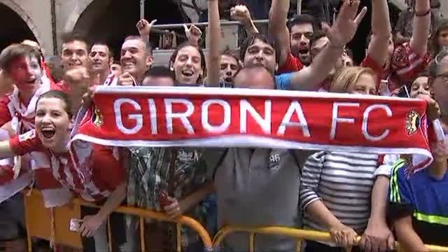 Las calles de Girona se tiñen de rojo y blanco
