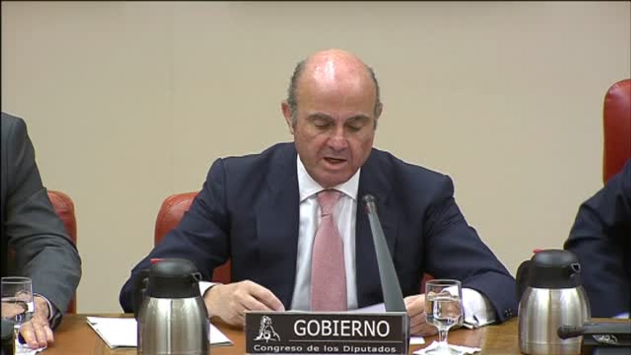 De Guindos dice que "ningún depositante se ha visto afectado" por los problemas del Popular