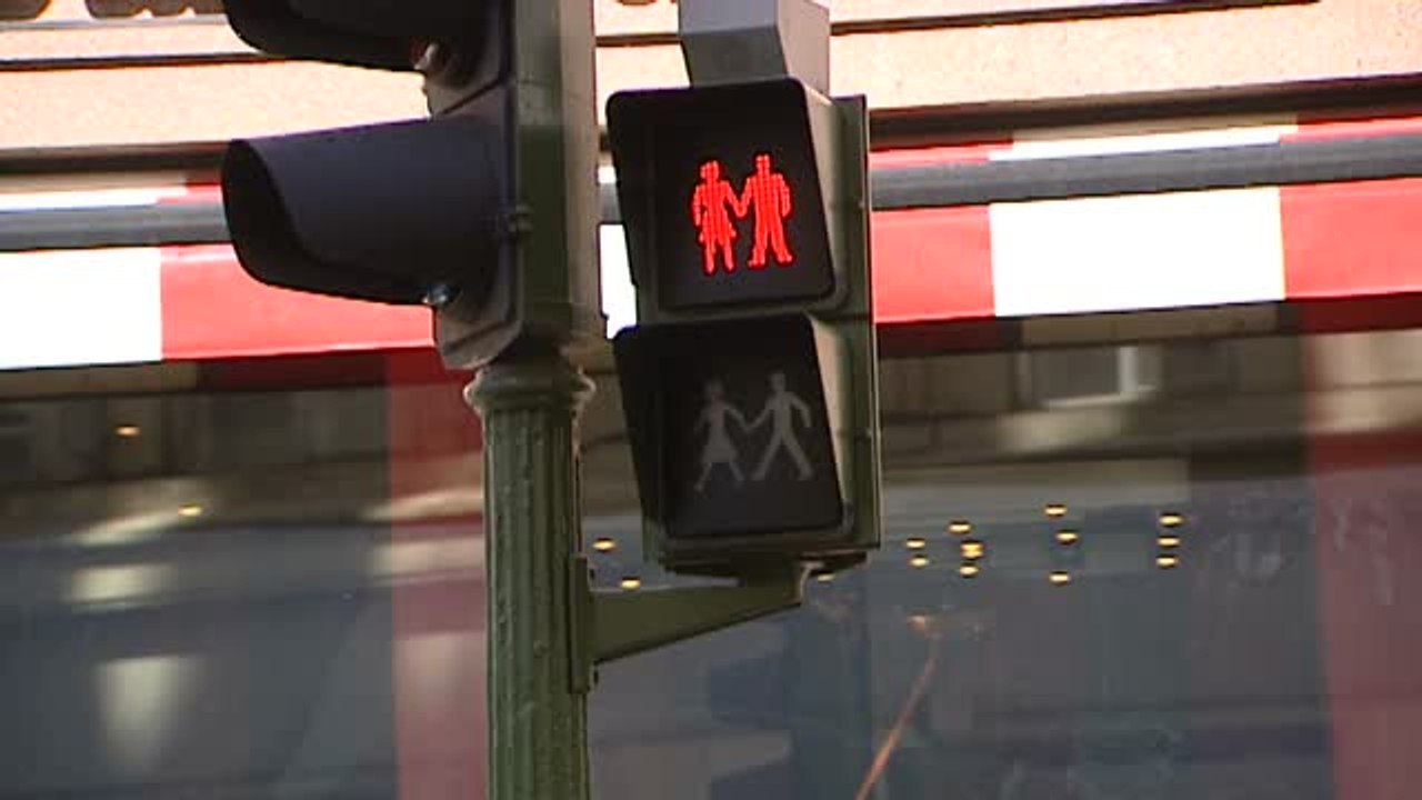 Carmena instala nuevos semáforos los 'gay friendly' con motivo del World Pride 2017