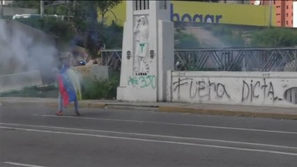 Continúan las protestas en Venezuela a pesar de la liberación de Leopoldo López