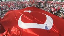Marcha multitudinaria en Estambul contra el autoritarismo de Erdogan