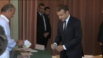 Macron vota con confianza en poder sacar una amplia mayoría