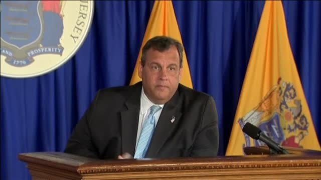 El gobernador de Nueva Jersey, cazado en una playa que había cerrado al público