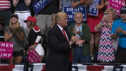 Donald Trump financiará el muro instalando paneles solares