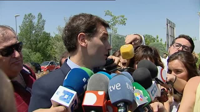 Rivera señala en el funeral de Echeverría que hay que volver a impulsar el pacto antiterrorista