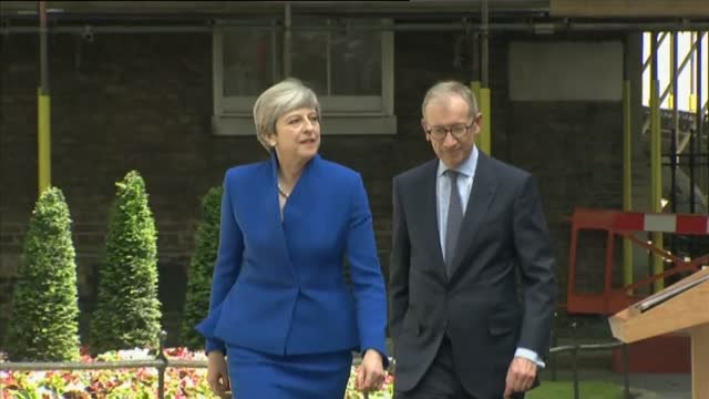 May pierde escaños, votos y confianza a 10 días de comenzar las negociaciones del Brexit