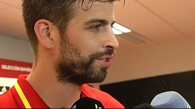Piqué se enfrenta con la prensa: La gente ya no silbaba y vosotros hacéis que vuelvan a silbar
