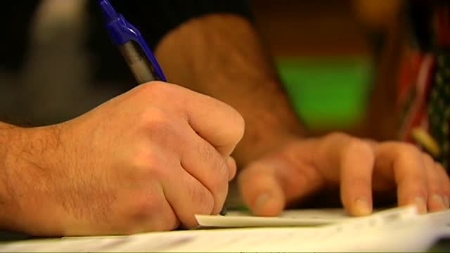 Puigdemont denuncia que la Fiscalía actúa contra el 'procés' al servicio de algunos grupos políticos