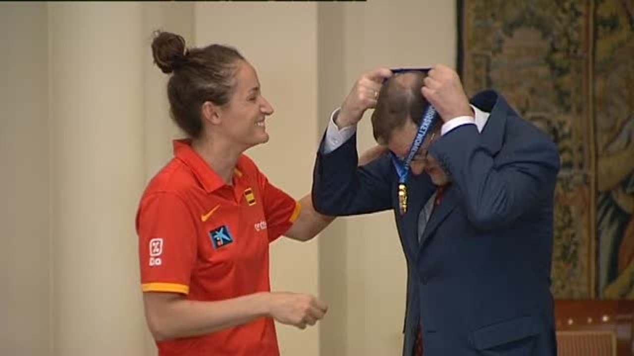 Rajoy recibe en Moncloa a la selección española de baloncesto campeona de Europa