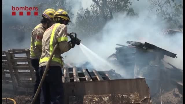 Los Bomberos luchan contra un nuevo incendio en Sabadell