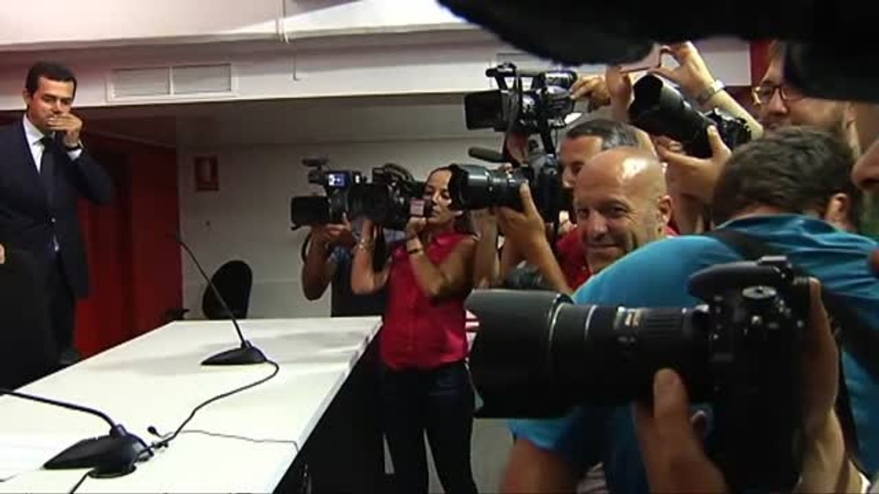 José Castro: "Estamos negociando con diferentes jugadores y hay un interés por Banega"