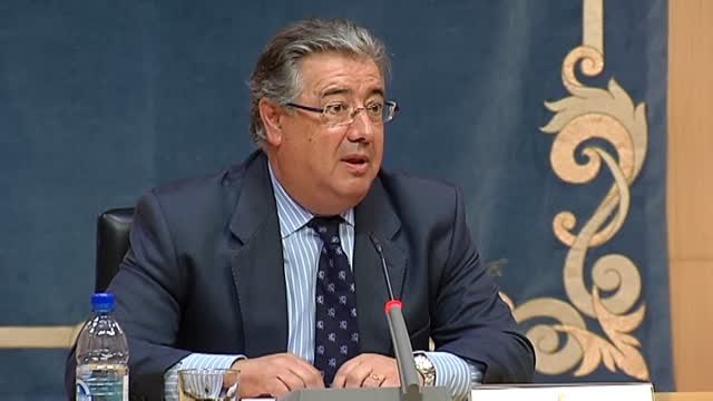 Zoido: Nadie me da indicaciones de lo que tengo que hacer y menos el señor González