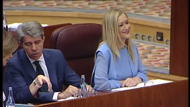Espinar a Cifuentes: Usted es una rana más de la charca de Aguirre