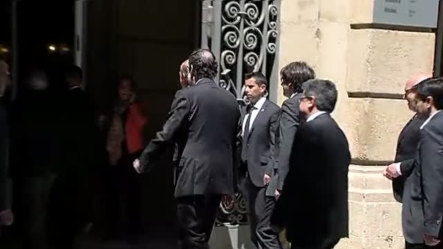 El Gobierno invita a Puigdemont a debatir sobre el referéndum catalán en el Congreso