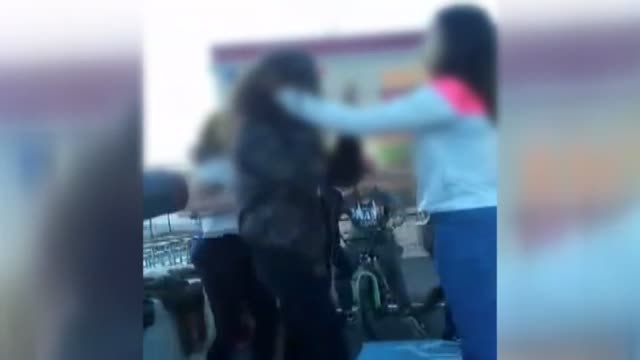 Psicólogos en precario para el teléfono contra el acoso