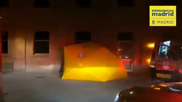 Trece vecinos afectados por incendio en una vivienda del madrileño distrito de Retiro