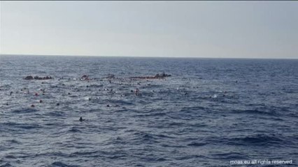 El Mediterráneo se llena de cadáveres tras incendiarse una barcaza frente a la costa libia