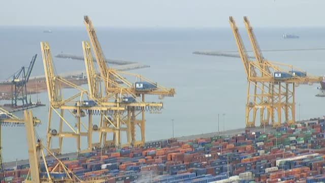 Segunda jornada de huelga de estibadores en todos los puertos españoles