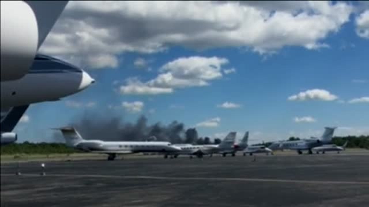 Fallecen dos pilotos al chocar su nave contra varios edificios en Nueva Jersey