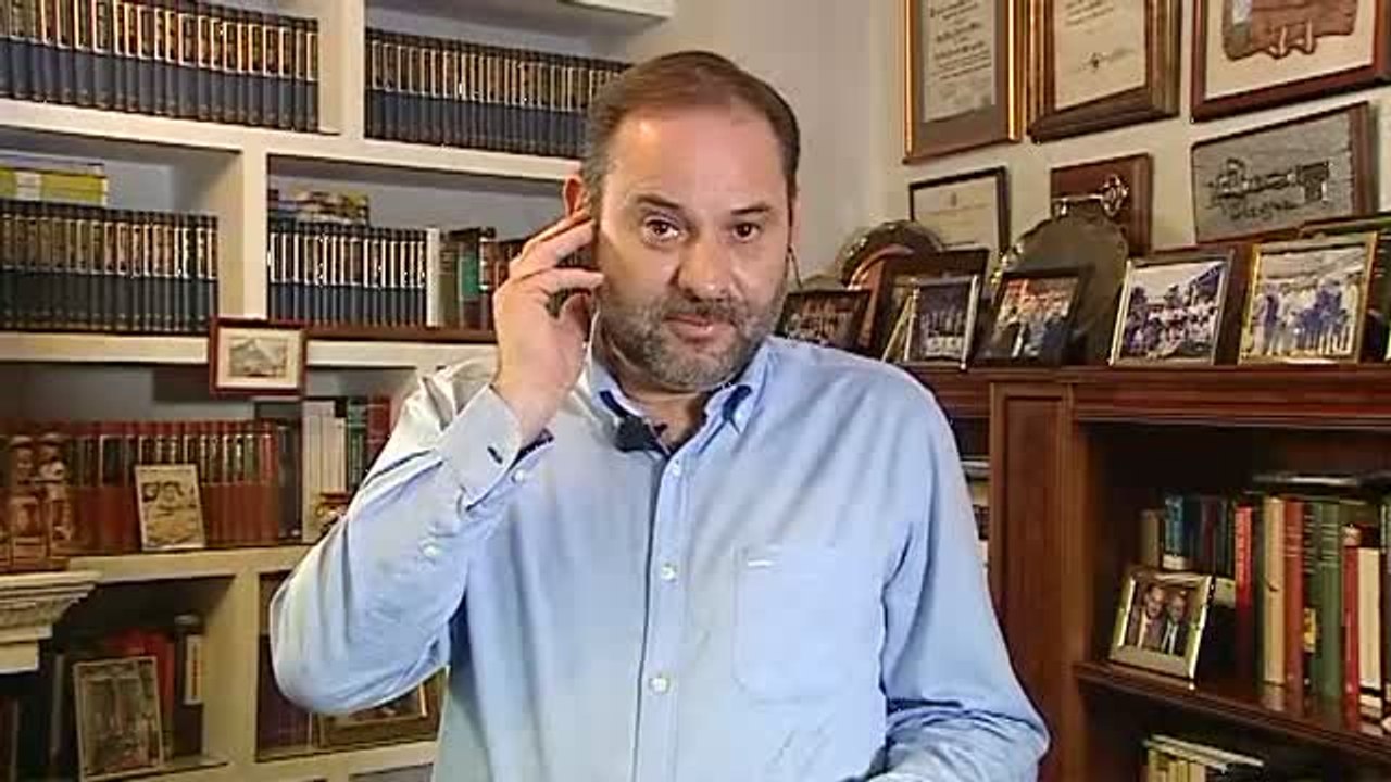 Ábalos: "Es evidente que Moix dimite por la sociedad panameña"