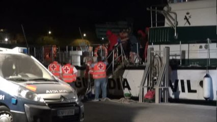 Rescatadas 34 personas de una patera en el mar de Alborán