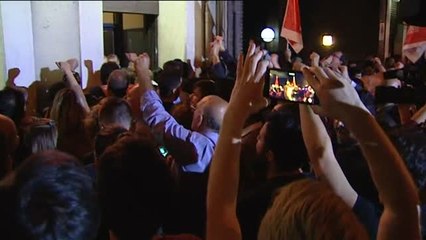 Los barones contrarios a Sánchez agachan la cabeza