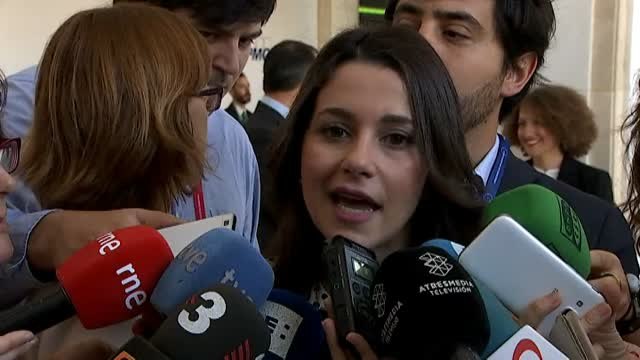 Arrimadas acusa a Podemos de ser el salvavidas, el oxígeno y la muleta del secesionismo en Cataluña