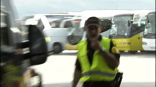 25 heridos, seis de ellos policías, en los incidentes junto al Vicente Calderón