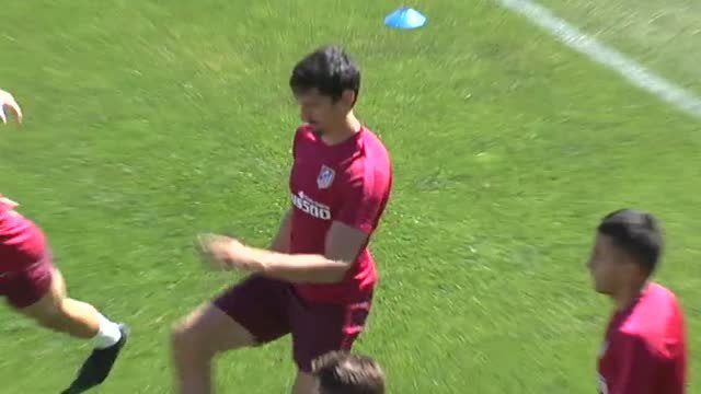 Simeone ya prepara la vuelta de Champions contra el Madrid