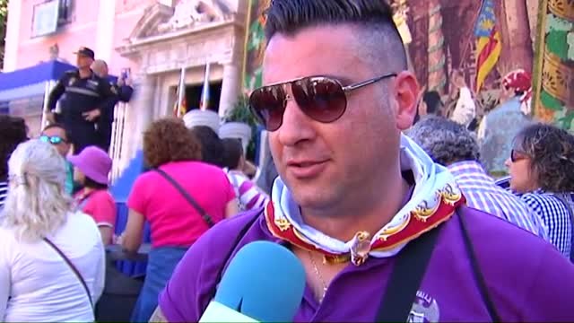 Fervor multitudinario en el traslado de la virgen de los desamparados