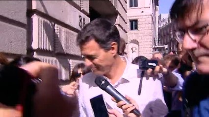 Sánchez pide a Hernando que permanezca en la dirección del Grupo Socialista hasta el congreso de Junio