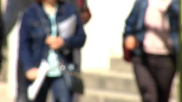 Orden de alejamiento de su exnovia, con sólo 14 años