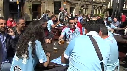 Miles de celtistas abarrotan las calles de Mánchester