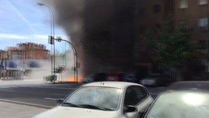 Un incendio en un bazar chino obliga a desalojar un edificio en Huelva