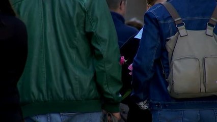 Homenaje a la pequeña muerta en el castillo hinchable