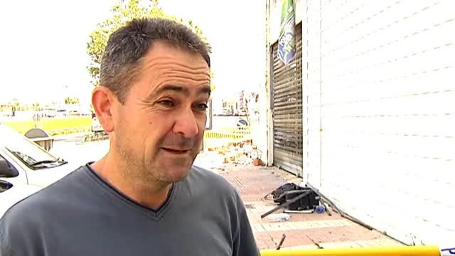 Un adolescente podría estar detrás del incendio de un bazar chino en Adra, Almería