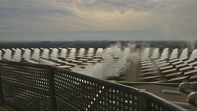 La Corte de Arbitraje del Banco Mundial multa a España con 128 millones de euros por los recortes a las renovables