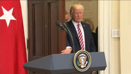 Trump admite que compartió con Rusia información confidencial